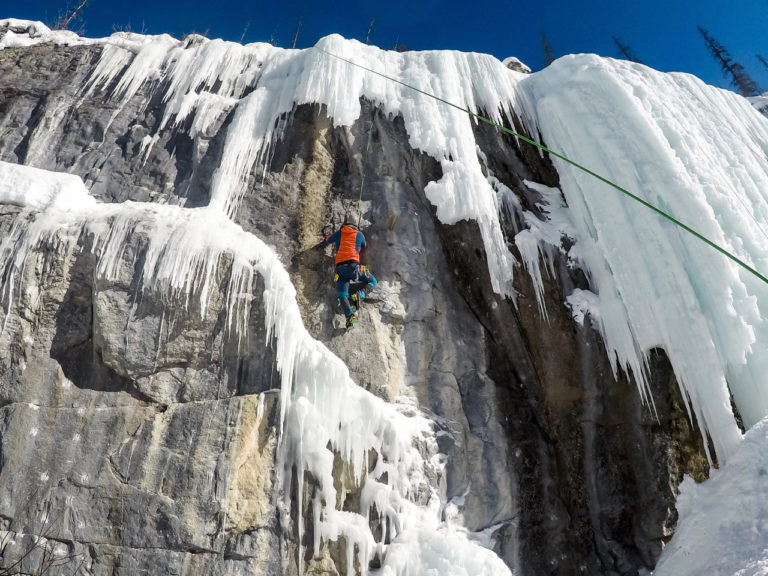 Mixed climbing lessons at Haffner Creek