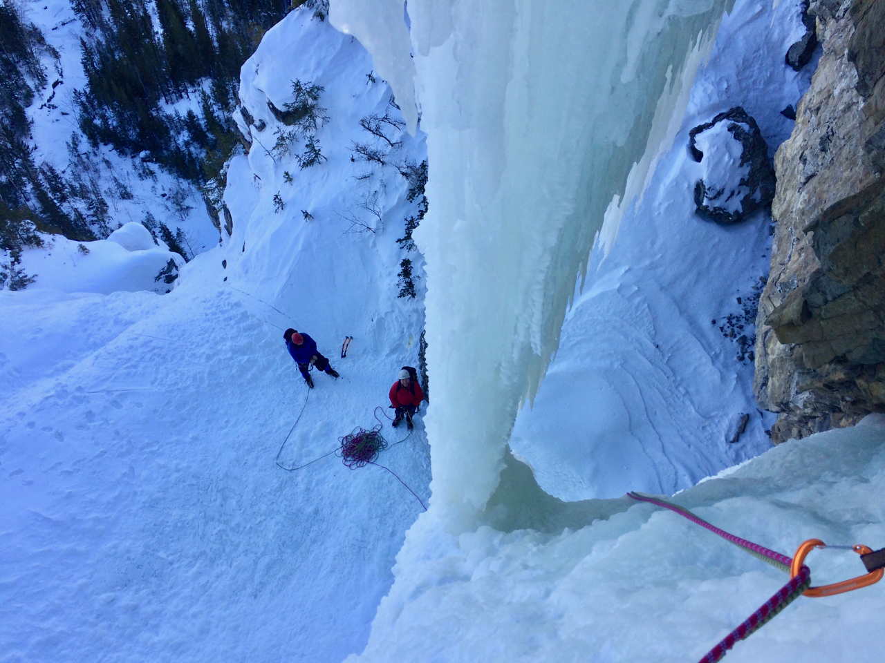 The Professor Falls (WI4, 280m) Canadian Rockies Alpine Guides