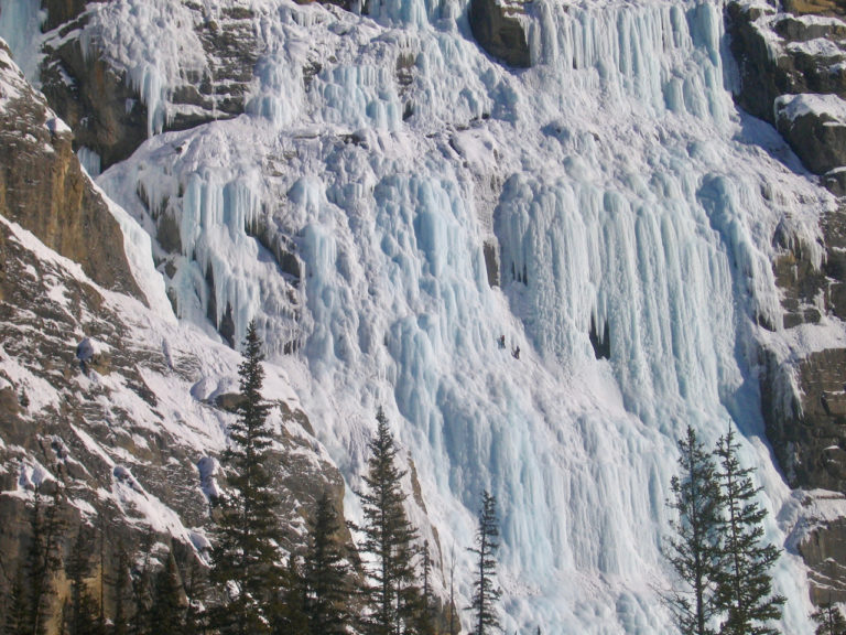 Climbers on the Weeping Wall Central Pillar route